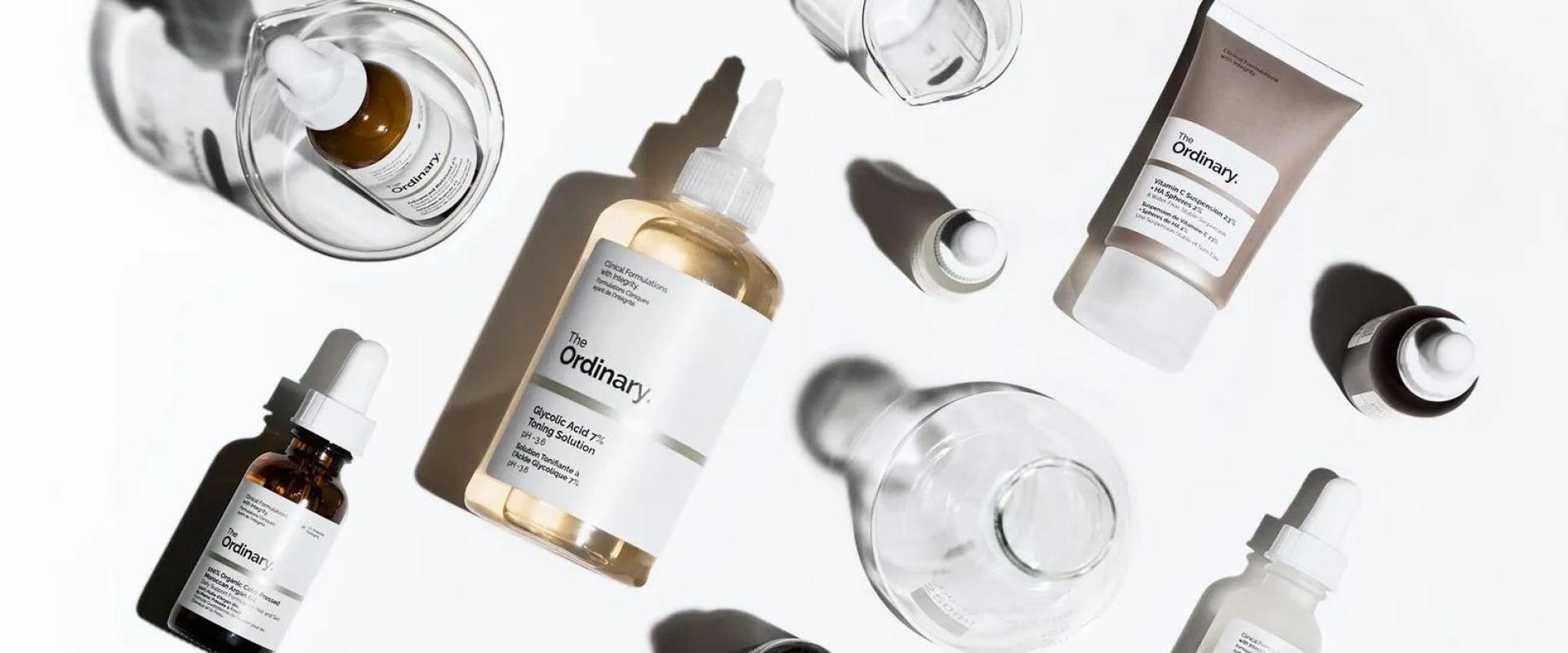 The Ordinary wydaje książkę  „Ingredients” — przewodnik po składnikach kosmetycznych